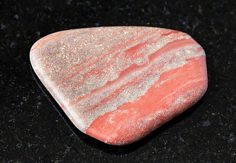 原始綠蛋白石 地質采集中的綠色瑰寶